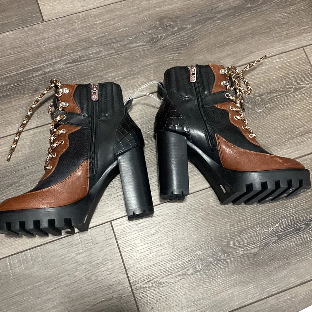 NWOT! Antonio Melani Black‎ and Brown Women's Boots - Picture 4 of 7